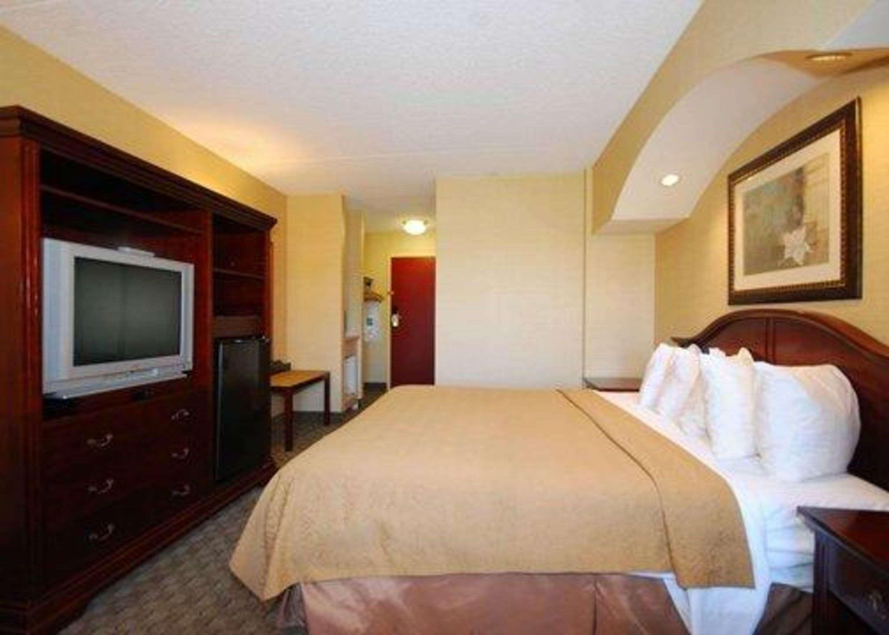 בנסאלם Quality Inn & Suites מראה חיצוני תמונה