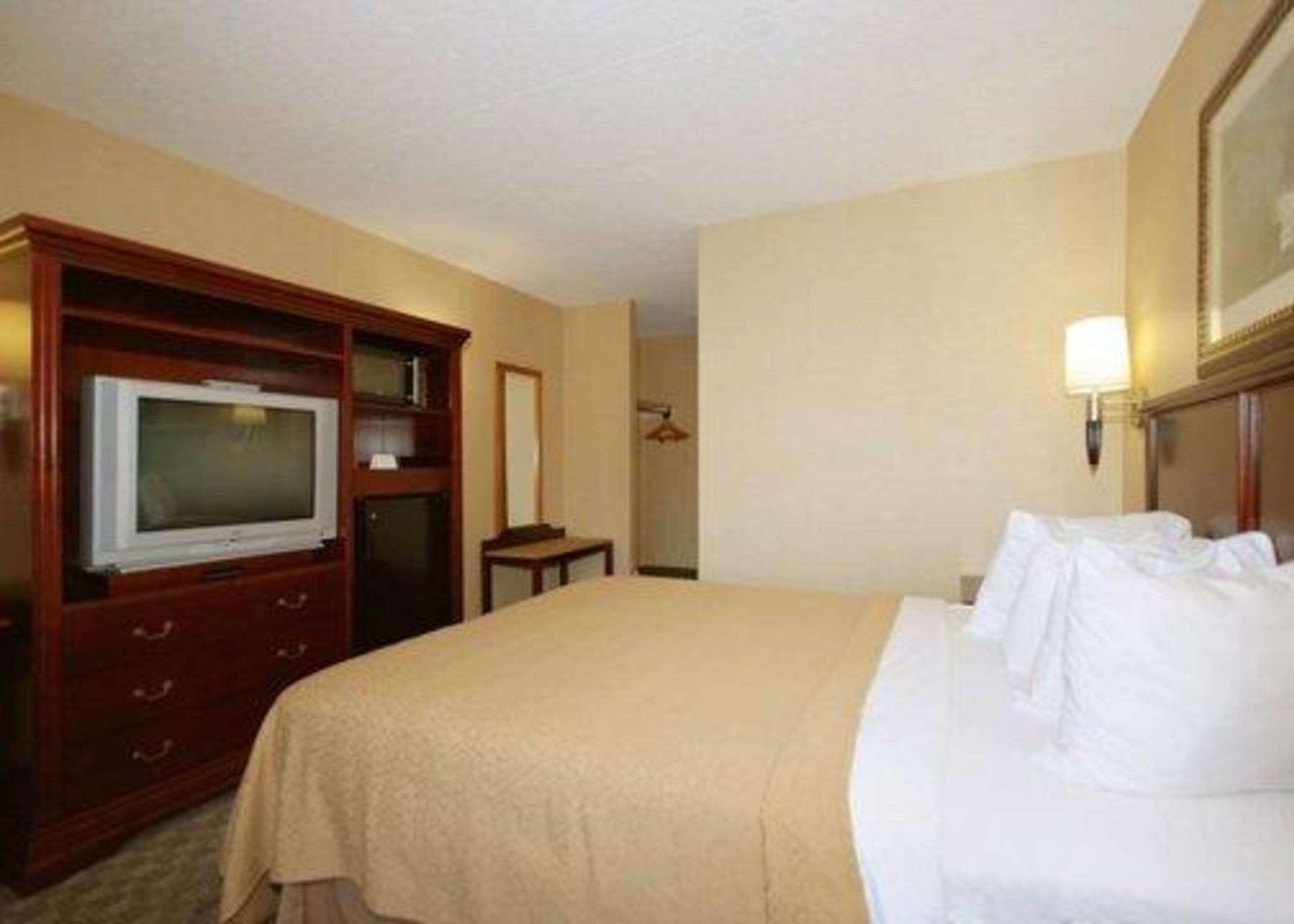 בנסאלם Quality Inn & Suites מראה חיצוני תמונה
