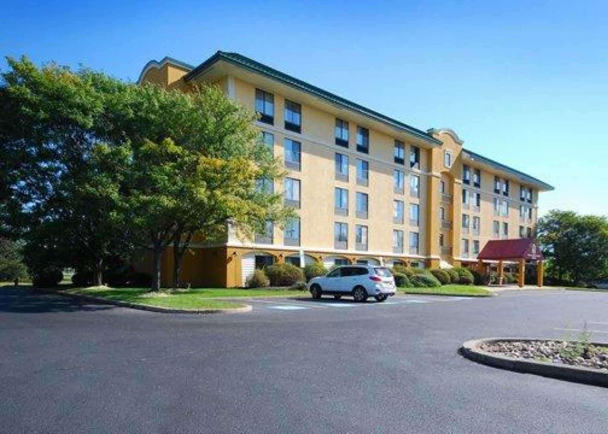בנסאלם Quality Inn & Suites מראה חיצוני תמונה