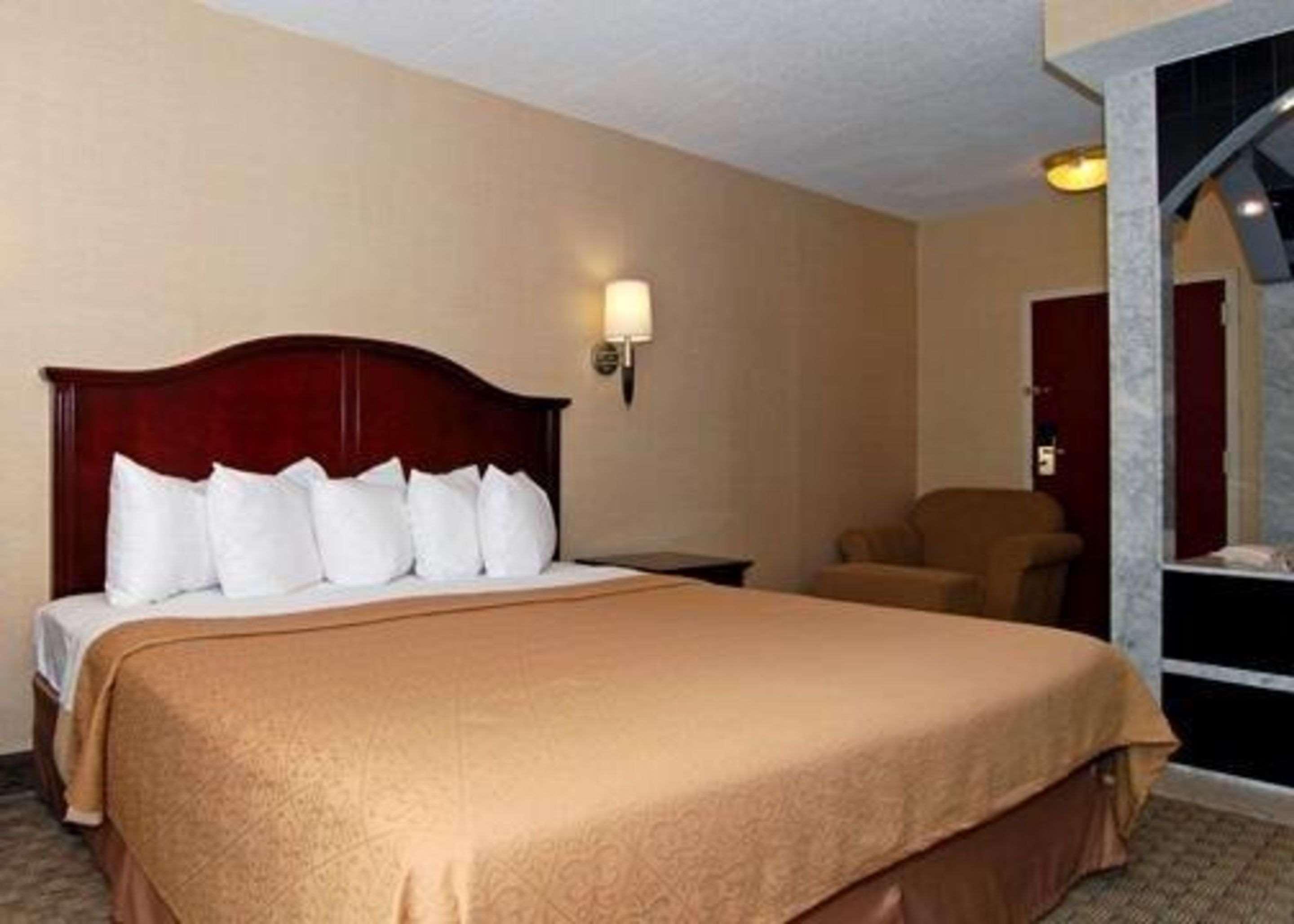 בנסאלם Quality Inn & Suites חדר תמונה