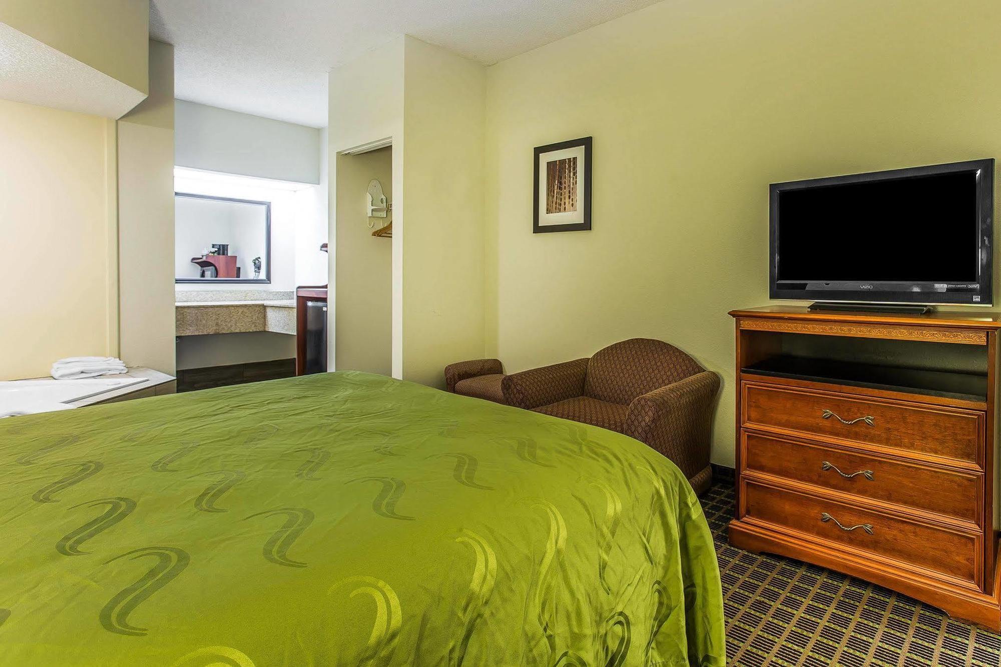 בנסאלם Quality Inn & Suites מראה חיצוני תמונה